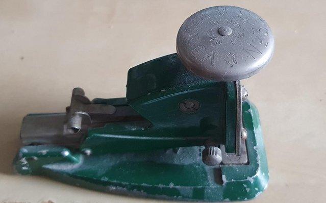 Preview of the first image of Vintage Velos 323 stapler (green).