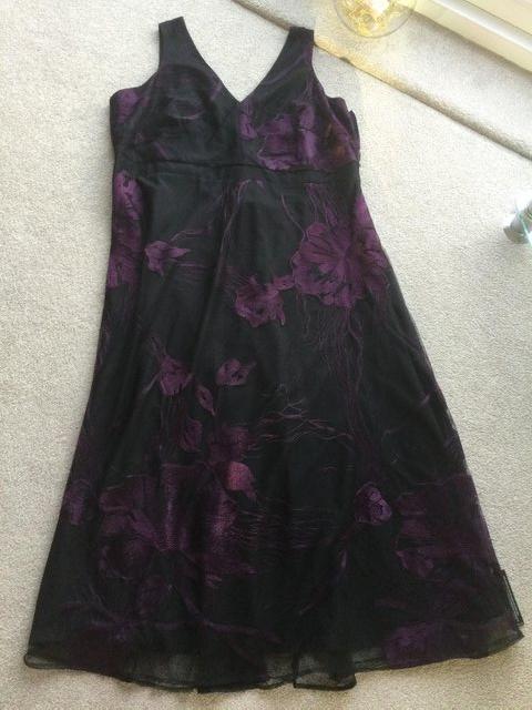 Preview of the first image of Special Occasion Dress ..Prom Cruise Races etc size 24.