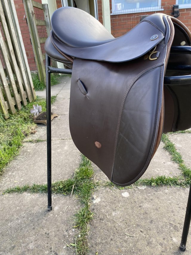 Preview of the first image of Farrington VSD saddle 17.5 inch.
