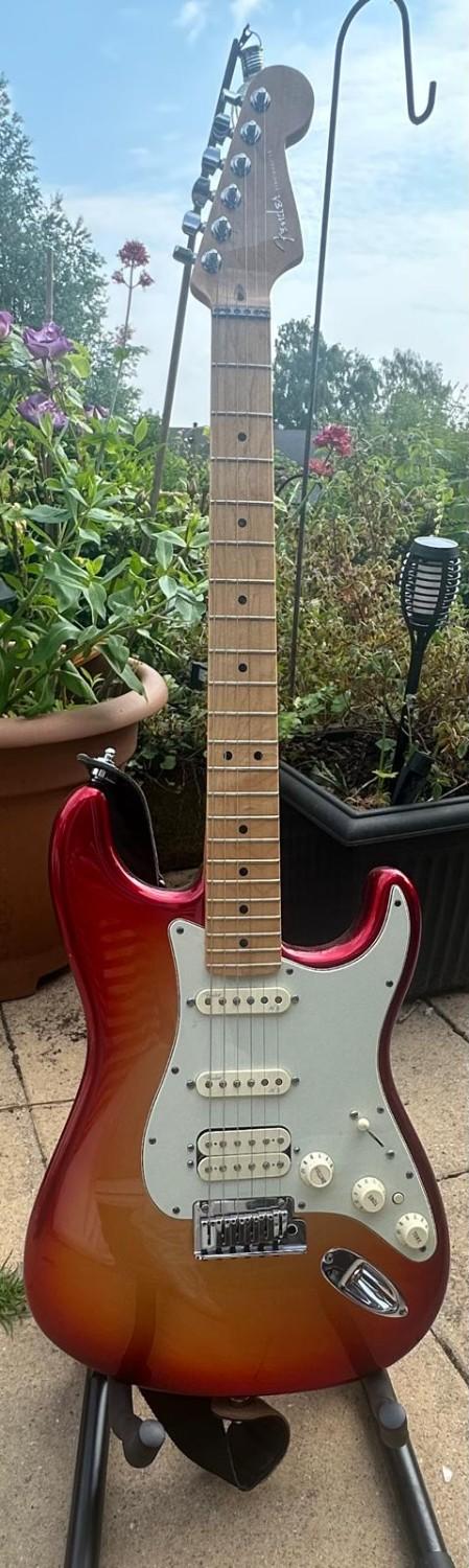 Preview of the first image of American Fender Stratocaster Deluxe.