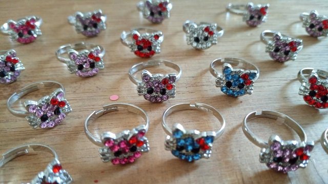Preview of the first image of x25 Hello Kitty style adjustable rings.