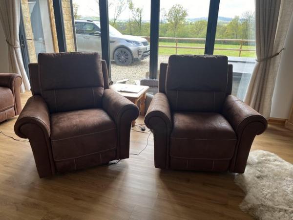 Image 3 of Electric recliners. 3 seater and two arm chairs