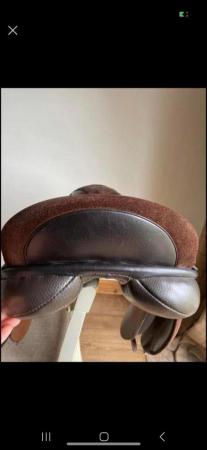 Image 3 of 17.5 brown pony cob saddle. Great condition