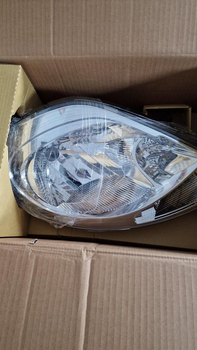 Preview of the first image of 2006 Renault trafic, vivaro headlights,new.