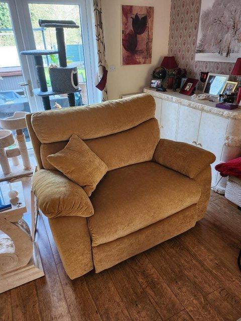 Preview of the first image of Recliner Chair in Excellent Condition.