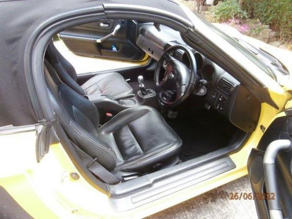 Image 5 of mr 2 Toyota spider 2000 in yellow will swop
