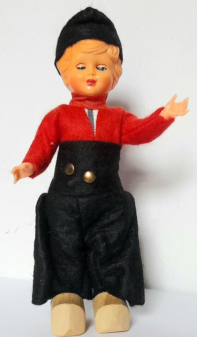 Preview of the first image of PIETER * DUTCH TRADITIONAL BOY DOLL 13 cm GOOD.
