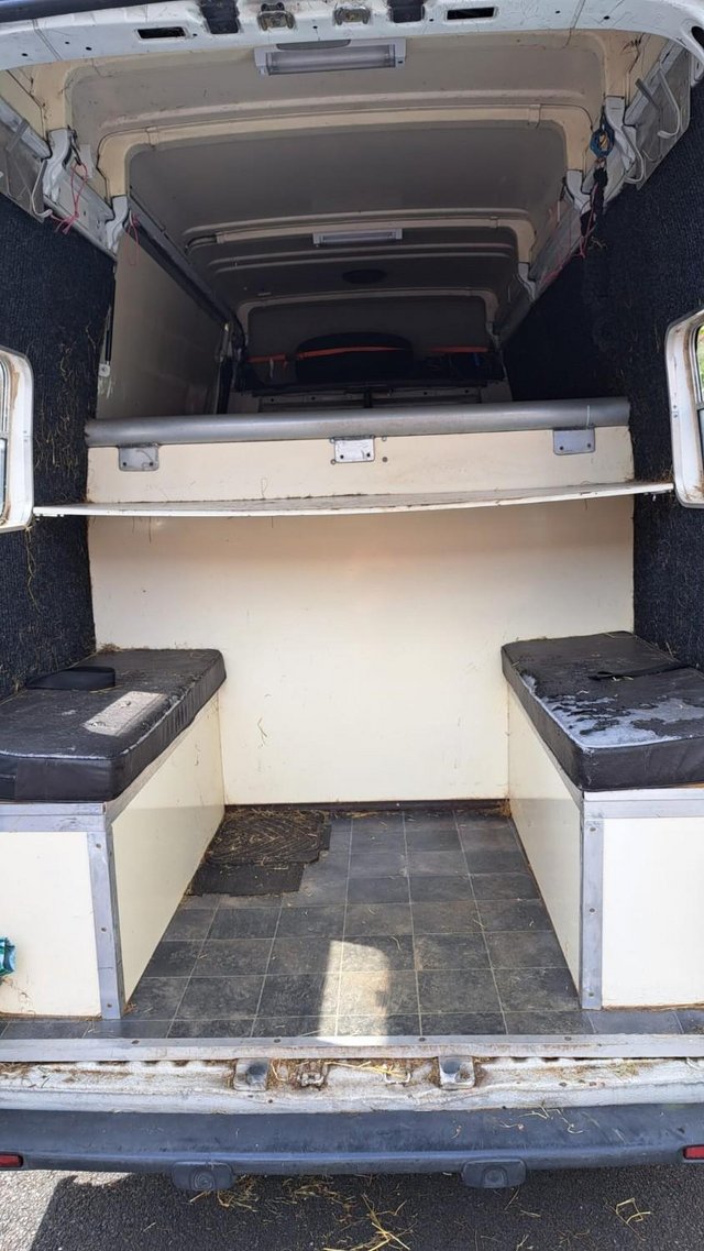 Preview of the first image of 3.5T 2006 Vauxhall Monova Horsebox.