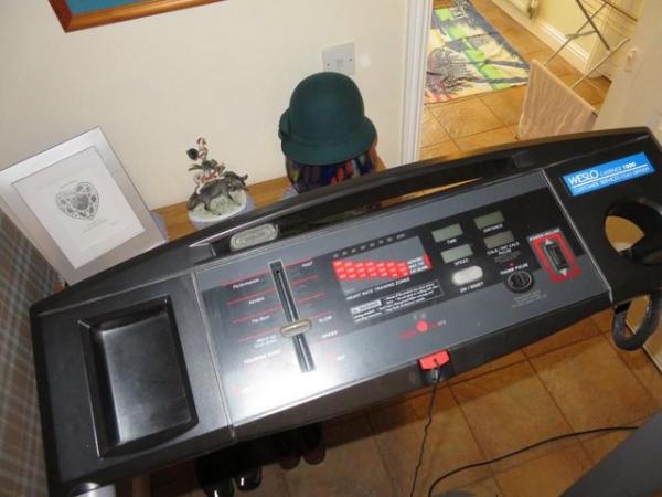 Image 2 of Professional Treadmill, Weslo Cadence 1000