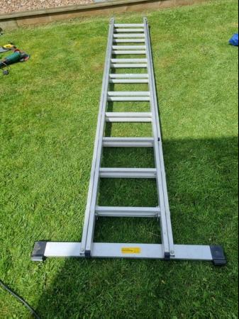 Image 3 of extension ladders 3 meters closed extends to 5.2 meters