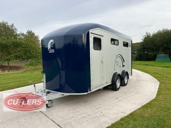 Image 4 of Cheval Liberte Maxi 4 With Tack Room Ramp/Barn Door & Spare