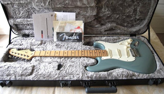 Preview of the first image of Fender Stratocaster American Professional guitar.