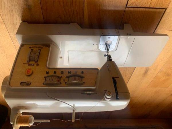 Image 3 of Singer 760 Touch & Sew Sewing Machine