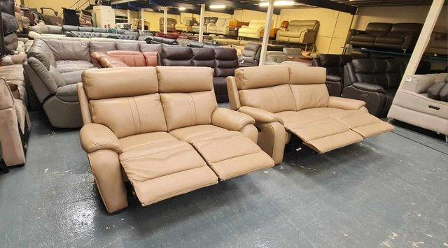 Image 16 of La-z-boy Winchester cream leather electric 3+2 seater sofas