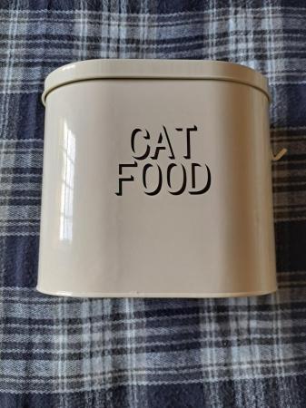 Image 3 of CAT FOOD STORAGE CONTAINER WITH SCOOP. CREAM POWDER COATED