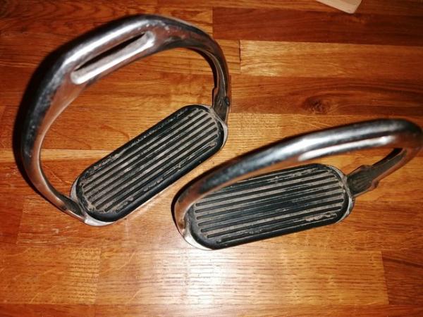 Image 2 of 5" stirrup irons and treads