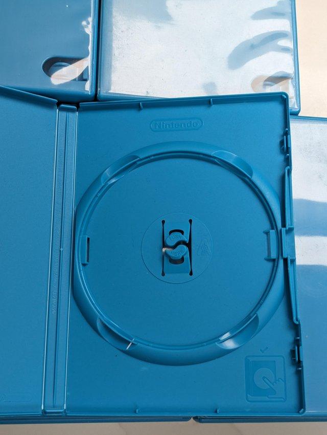 Preview of the first image of 10x used genuine / official Nintendo Wii U empty game cases.