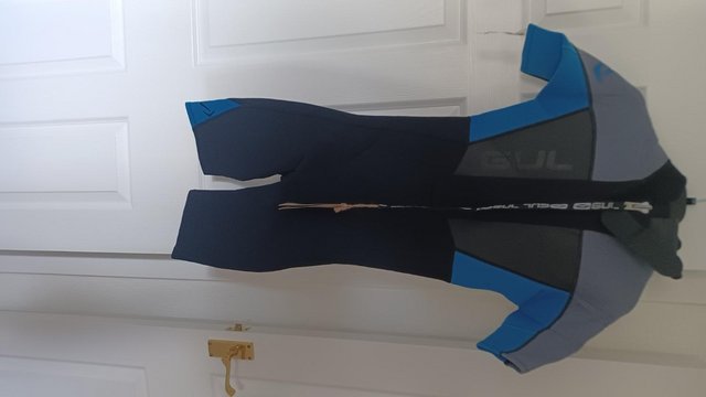 Preview of the first image of GUL Shorty Wetsuit unisex Small as new with labels attached.