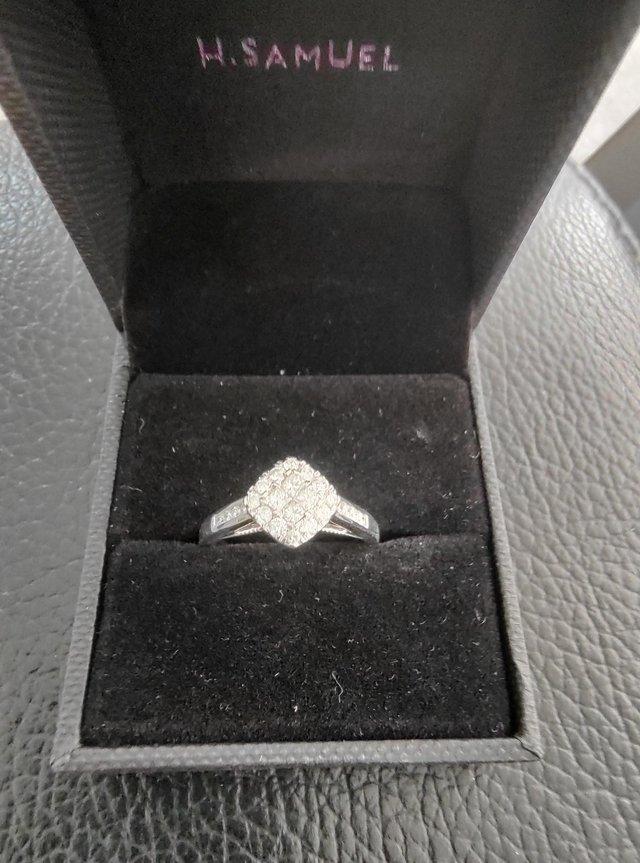 BEAUTIFUL H SAMUEL 9CT WHITE GOLD .66CT DIAMOND RING COMPLET — Jewellery & Watches in Southend-on-Sea