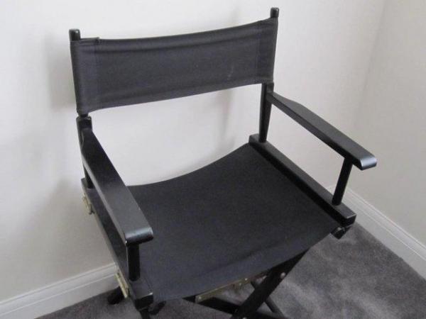 Image 2 of Director's chair in black (folds)
