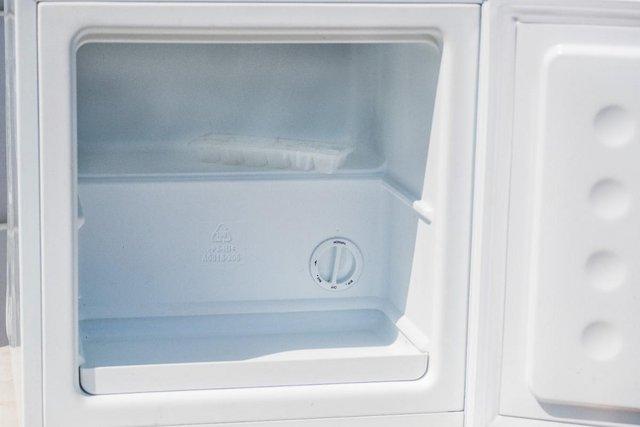 Image 6 of Mini Table Top Freezer - White Cookology MFZ32WH