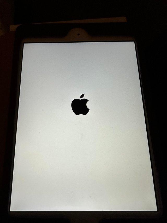 Preview of the first image of Apple iPad mini 2, 16GB, silver.