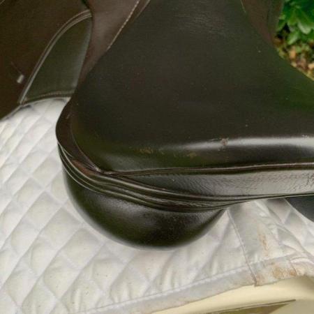 Image 21 of Thorowgood t8 17 inch Compact saddle (S2941)