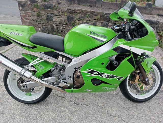 Preview of the first image of Kawasaki ZX9R F2P 2004 Green, 22434 miles..
