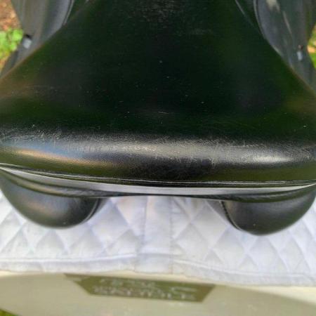 Image 16 of Kent and Masters 17.5 S series compact saddle