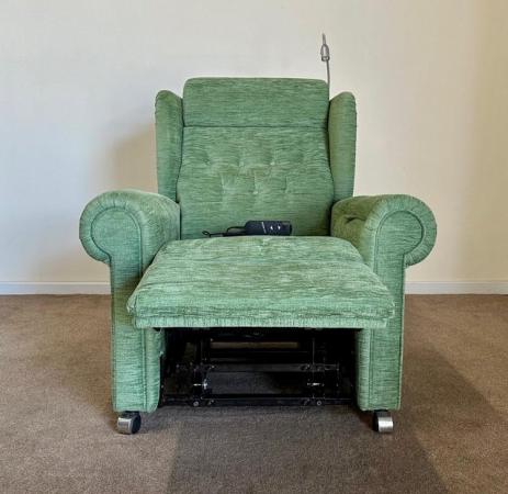 Image 11 of LUXURY ELECTRIC RISER RECLINER GREEN CHAIR ~ CAN DELIVER