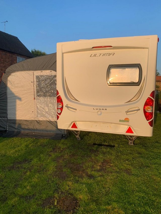 Preview of the first image of 2011 LUNAR ULTIMA 462,2 BERTH,AWNING,MOVER,SUPER COND..