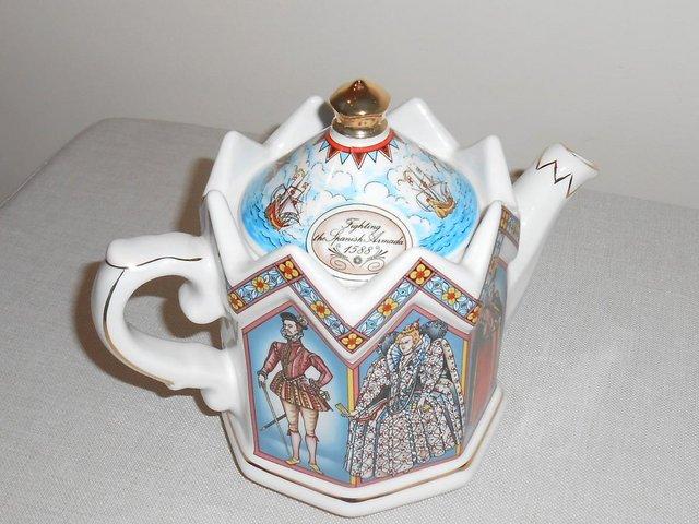 Preview of the first image of J.SADLER (Staffordshire) vintage Q.E I octagonal teapot.