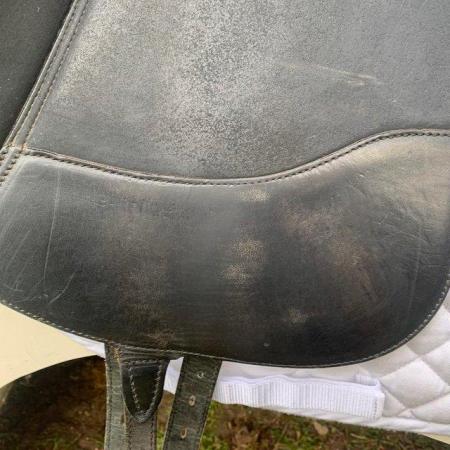 Image 2 of Wintec Pro dressage contourbloc 17.5 inch saddle