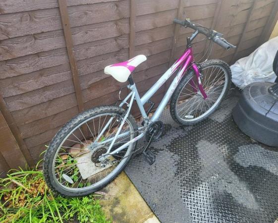 Image 2 of PRELOVED FIFTH AVENUE CHALLENGE WOMENS MOUNTAIN BIKE 17" FRA
