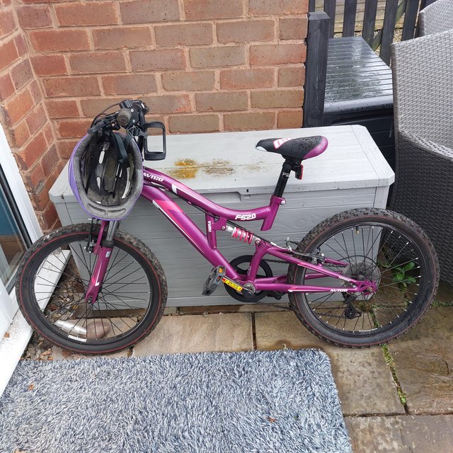 Preview of the first image of Girls bike for 5 to 8 years.