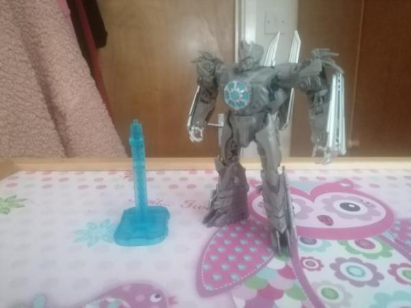 Image 1 of SELLING Studio Series 064 deluxe ROTF SOUNDWAVE