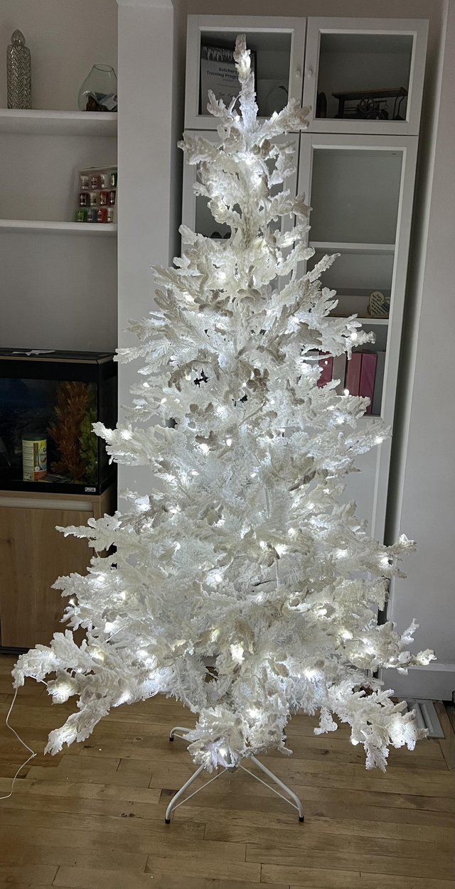 Preview of the first image of Christmas tree (7ft white).
