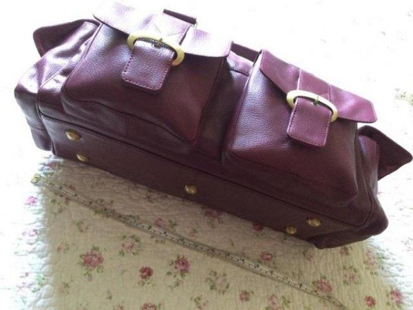 Image 5 of TOMMY & KATE Large Full Grain Leather Raspberry Pink Holdall