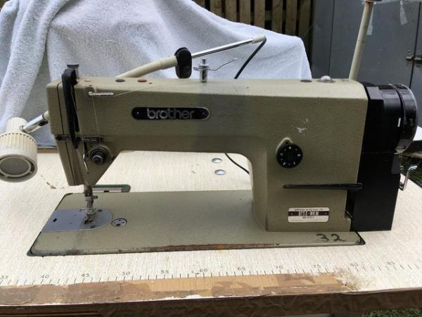Image 2 of Brother B733 Industrial Sewing Machines For Home Worker
