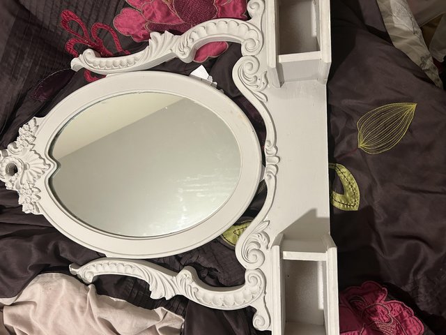 Preview of the first image of Beautiful 2nd hand mirror.