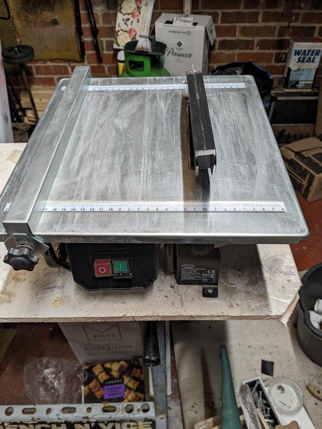 Preview of the first image of Electric wet tile cutter as new.