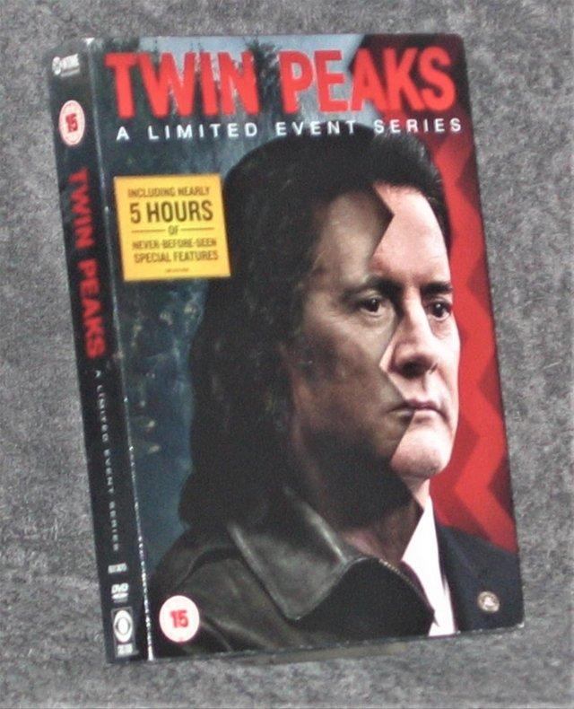 Preview of the first image of Twin Peaks season 3 (A Limited Event Series) DVD Box Set.