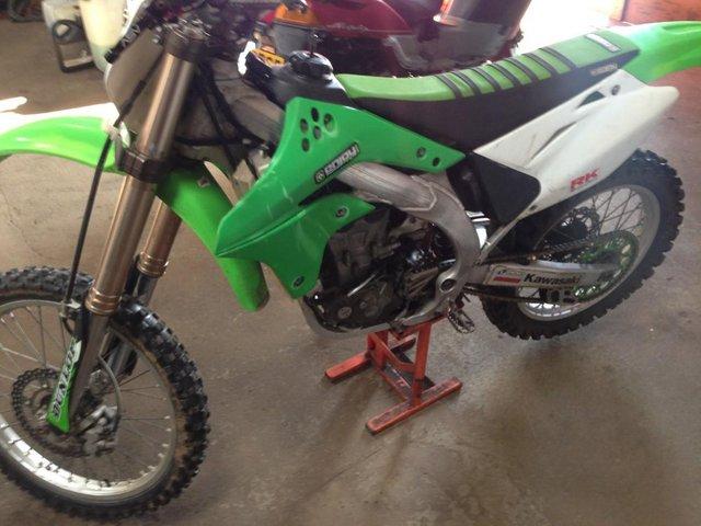 Preview of the first image of KAWASAKI KXF 450 MOTOCROSS 2008 MINT CONDITION READY TO RACE.