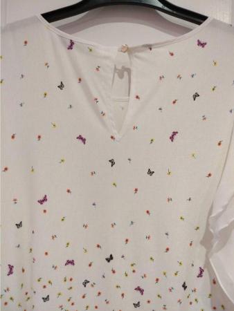 Image 7 of New Women's Oasis Multicoloured Butterfly Top Size Small