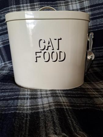 Image 1 of CAT FOOD STORAGE CONTAINER WITH SCOOP. CREAM POWDER COATED