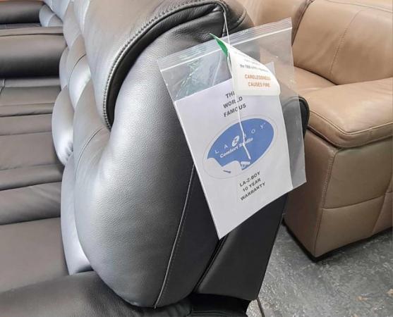 Image 8 of La-z-boy Staten black leather electric 3+2 seater sofas
