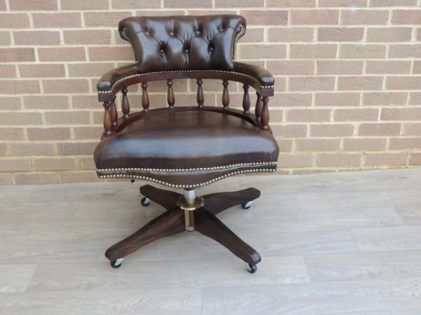 Image 2 of Chesterfield Vintage 4 spoke Captains Chair (UK Delivery)