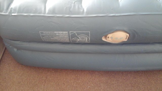 Image 3 of Double inflatable Aerobed