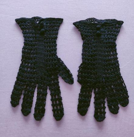 Image 1 of Beautiful Vintage Pair Of 1970's Navy Lace Gloves