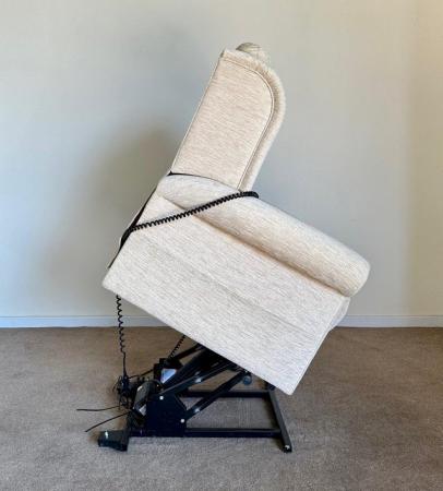 Image 16 of HSL ELECTRIC RISER RECLINER DUAL MOTOR CREAM CHAIR DELIVERY